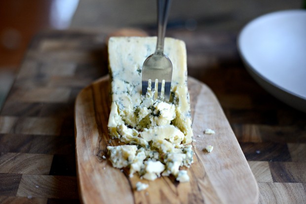 Winter Kale + Crispy Pancetta Salad with Bleu Cheese Toasts l SimplyScratch.com (2)