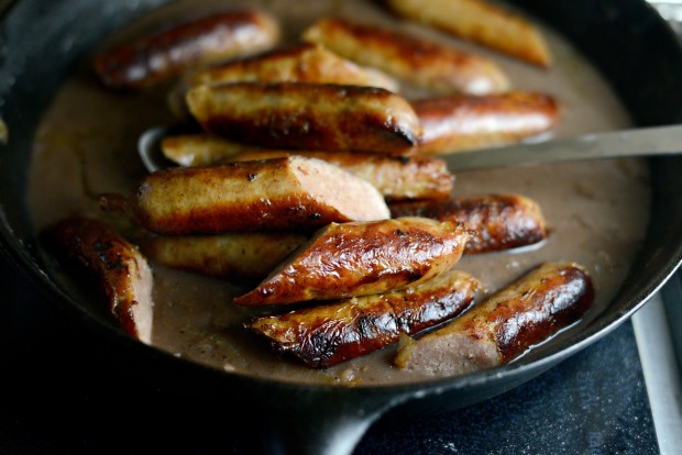 Bangers and Mash with Caramelized Onion Gravy (18)