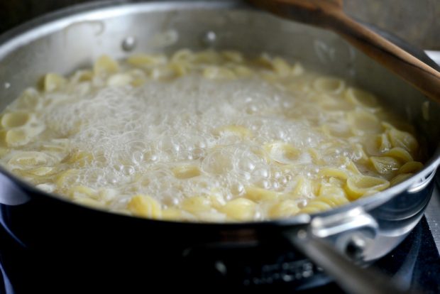 One-Pan Creamy Orecchiette Pasta l SimplyScratch (11)