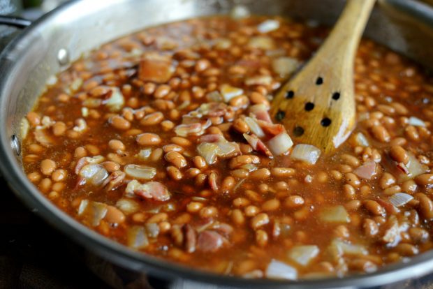 5-Ingredient Barbecue Bacon Baked Beans l SimplyScratch.com (11)