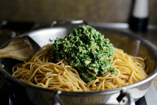 Whole Wheat Spaghetti with Zucchini + Spinach Almond Pesto Sauce l SimplyScratch.com (27)