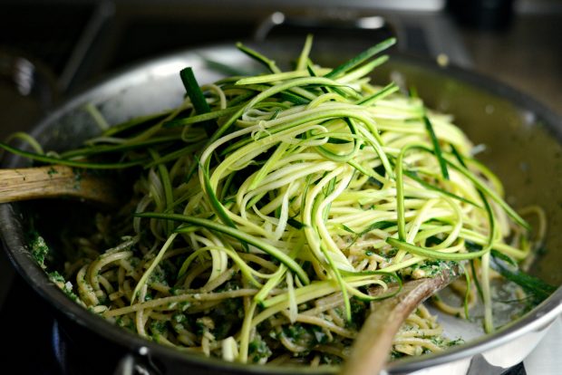 Whole Wheat Spaghetti with Zucchini + Spinach Almond Pesto Sauce l SimplyScratch.com (29)