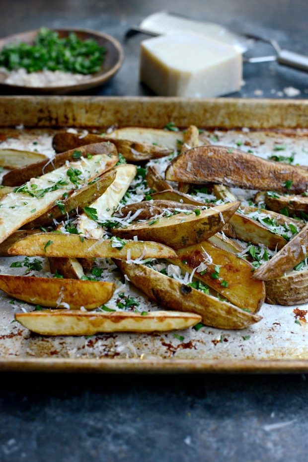 Garlic, Parmesan + Fresh Herb Oven Fries l SimplyScratch.com (4)