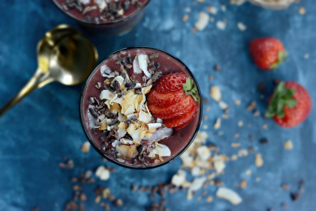 Strawberry Açai Smoothie and Chocolate Chia Pudding Cups