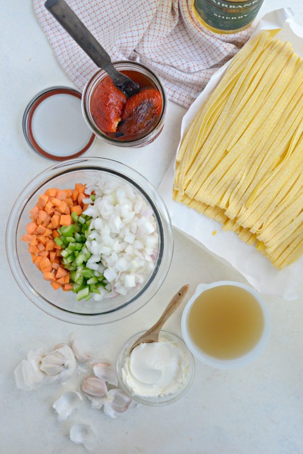 Creamy Roasted Red Pepper Pasta l SimplyScratch.com