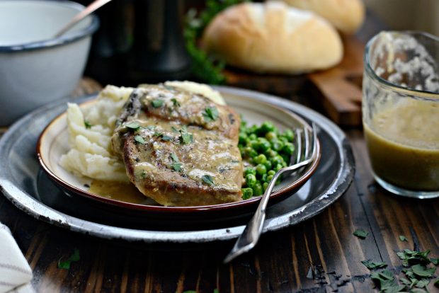 slow cooker pork chops with herb gravy 