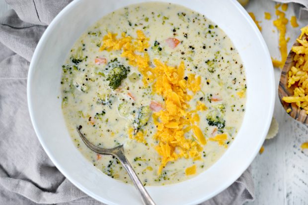 one pot broccoli cheddar soup l simplyscratch.com
