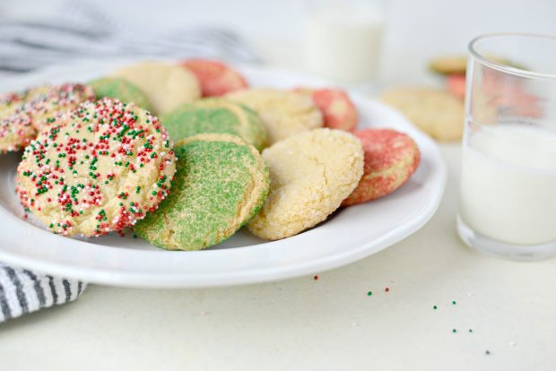Simple Sugar Cookies l SimplyScratch.com