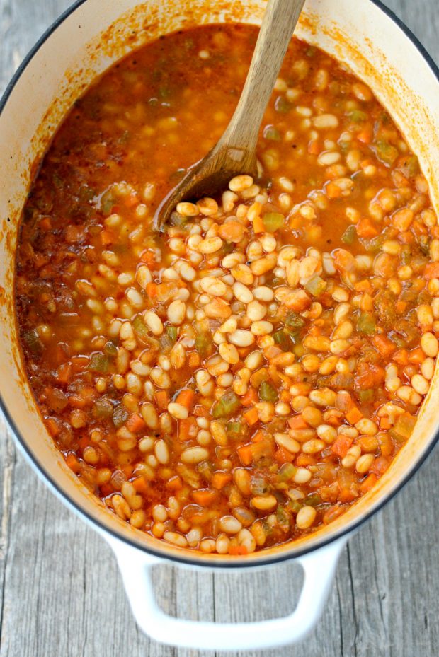 homemade bean and bacon soup l simplyscratch.com