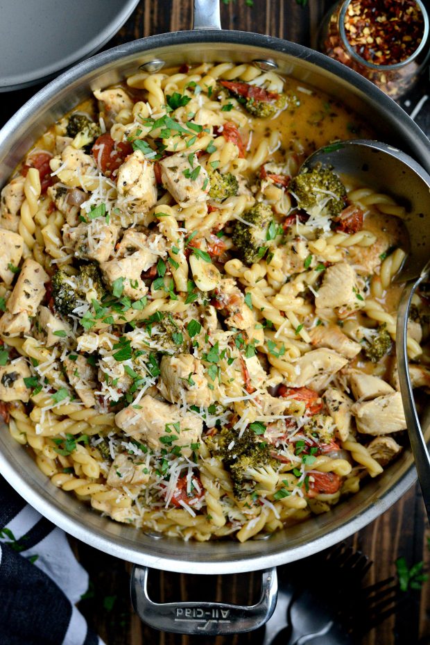 One Pan Chicken Pesto Pasta l SimplyScratch.com