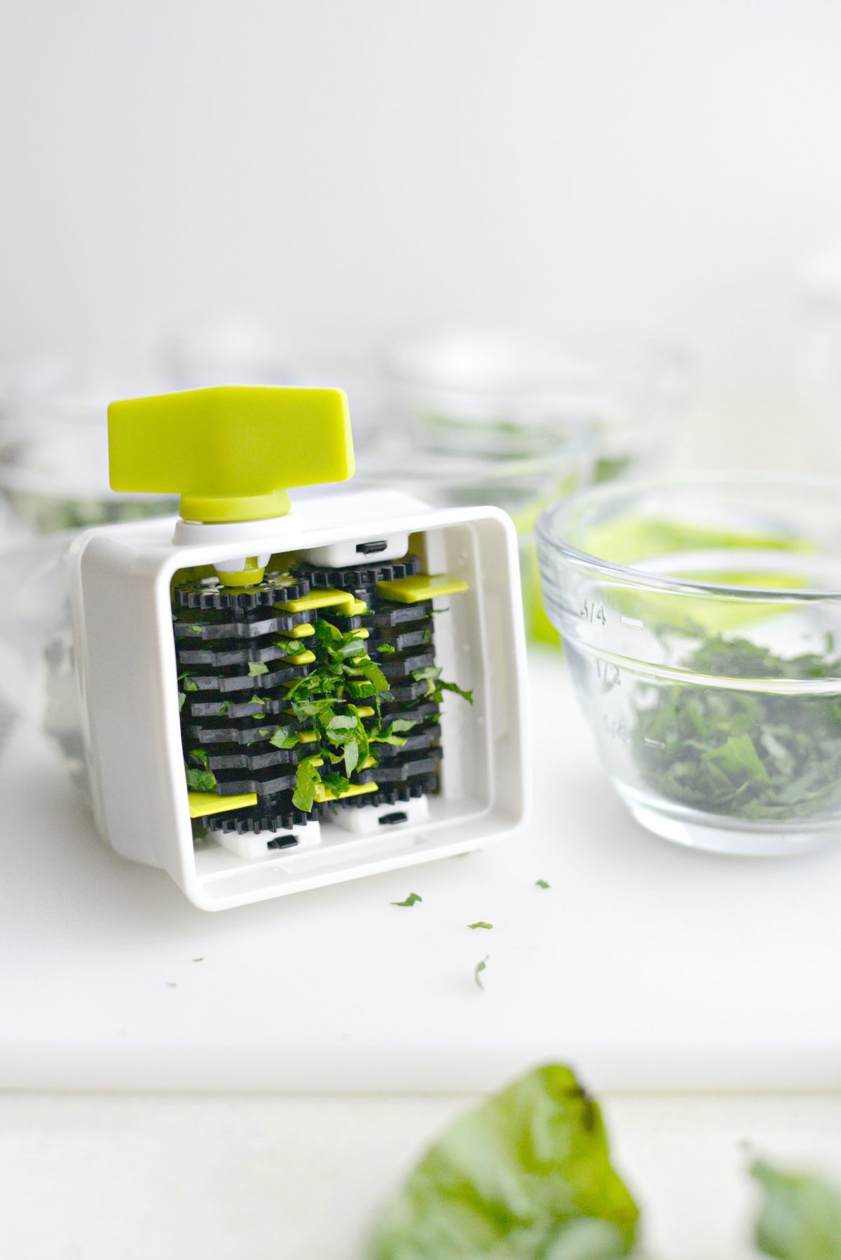 3 Ways to Freeze Herbs with Pampered Chef l SimplyScratch.com (13)