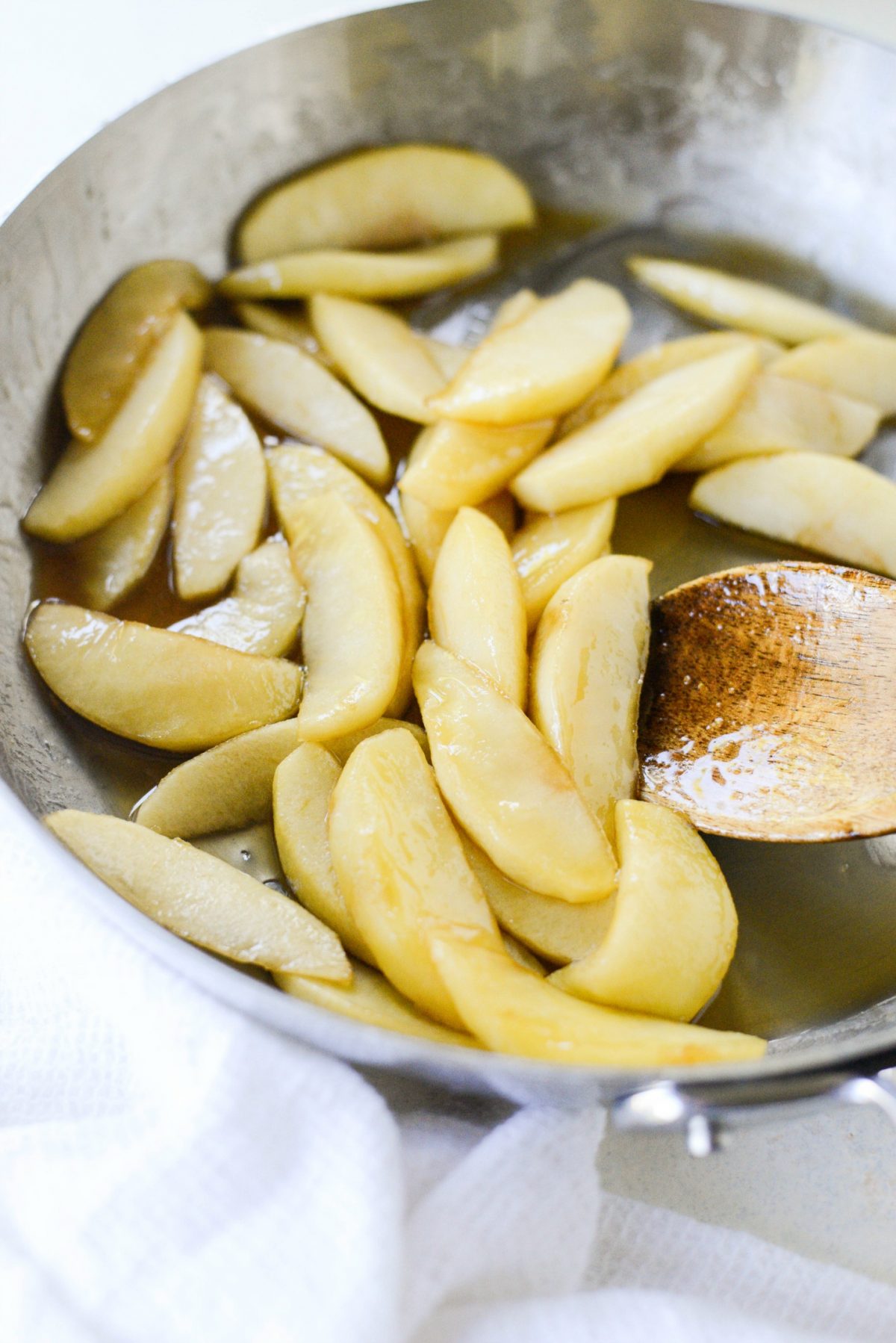 Caramelized Apple Dutch Baby l SimplyScratch.com (7)