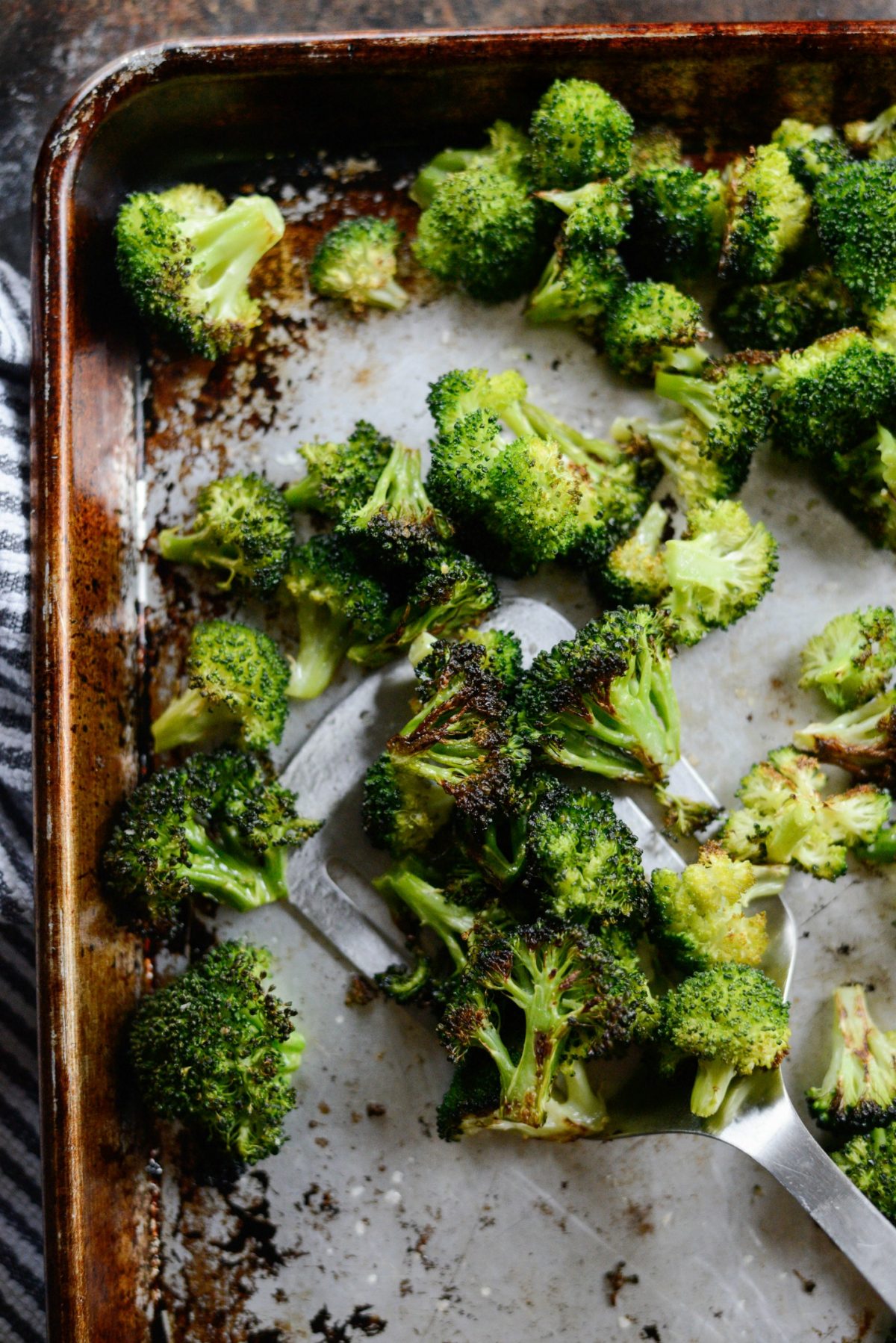 The Best 10-Minute Roasted Broccoli Recipe l SimplyScratch.com (13)
