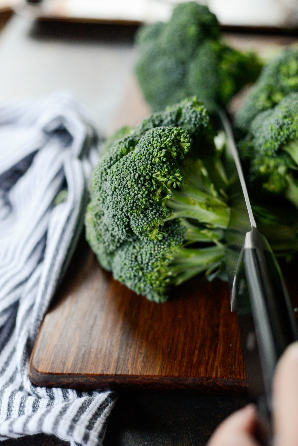 The Best 10-Minute Roasted Broccoli Recipe l SimplyScratch.com (2)