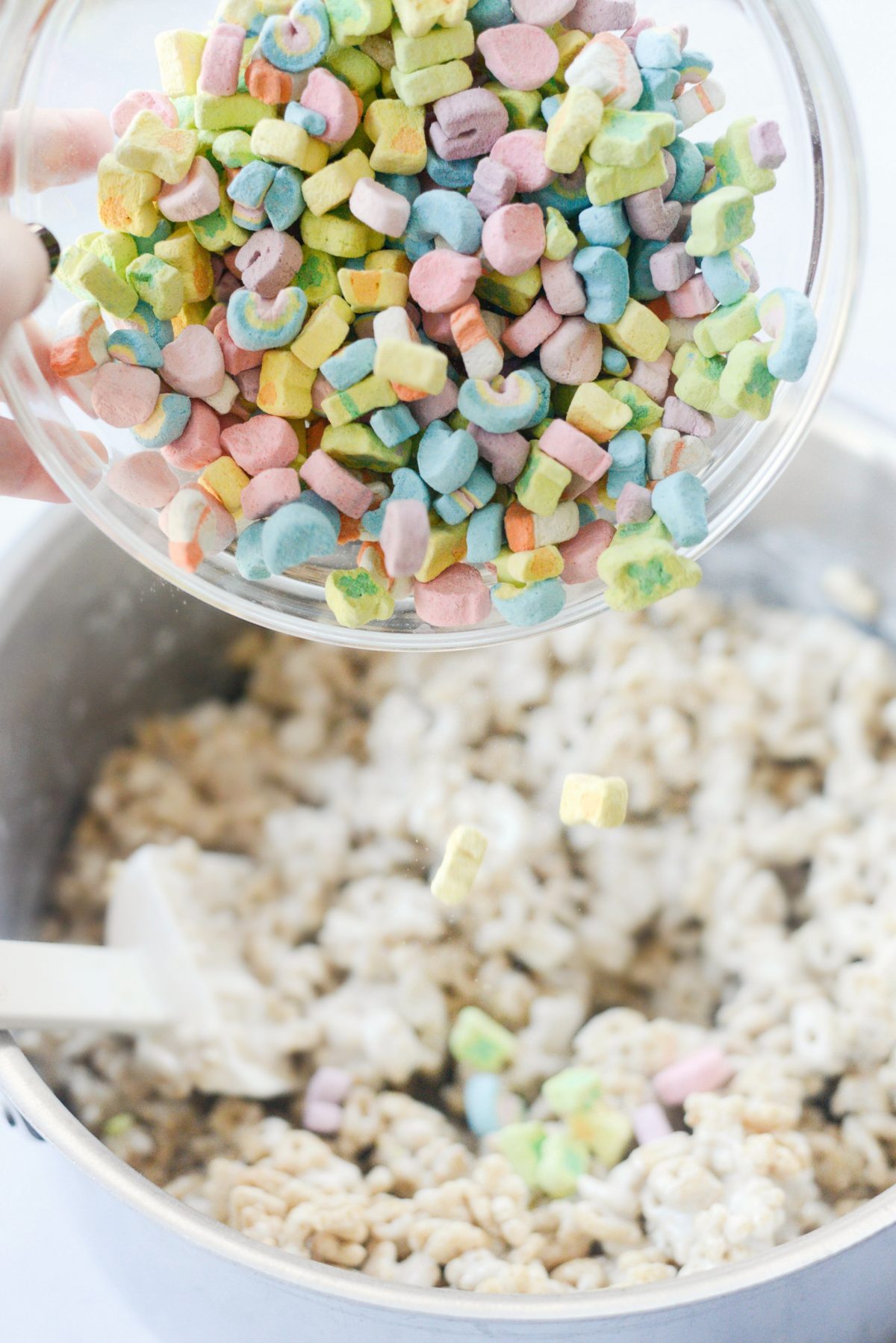 Lucky Charms Marshmallow Treats l SimplyScratch.com (9)