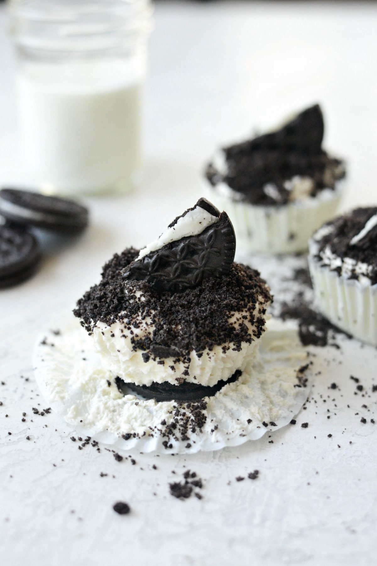 NoBake Cookies and Cream Mini Cheesecakes Simply Scratch