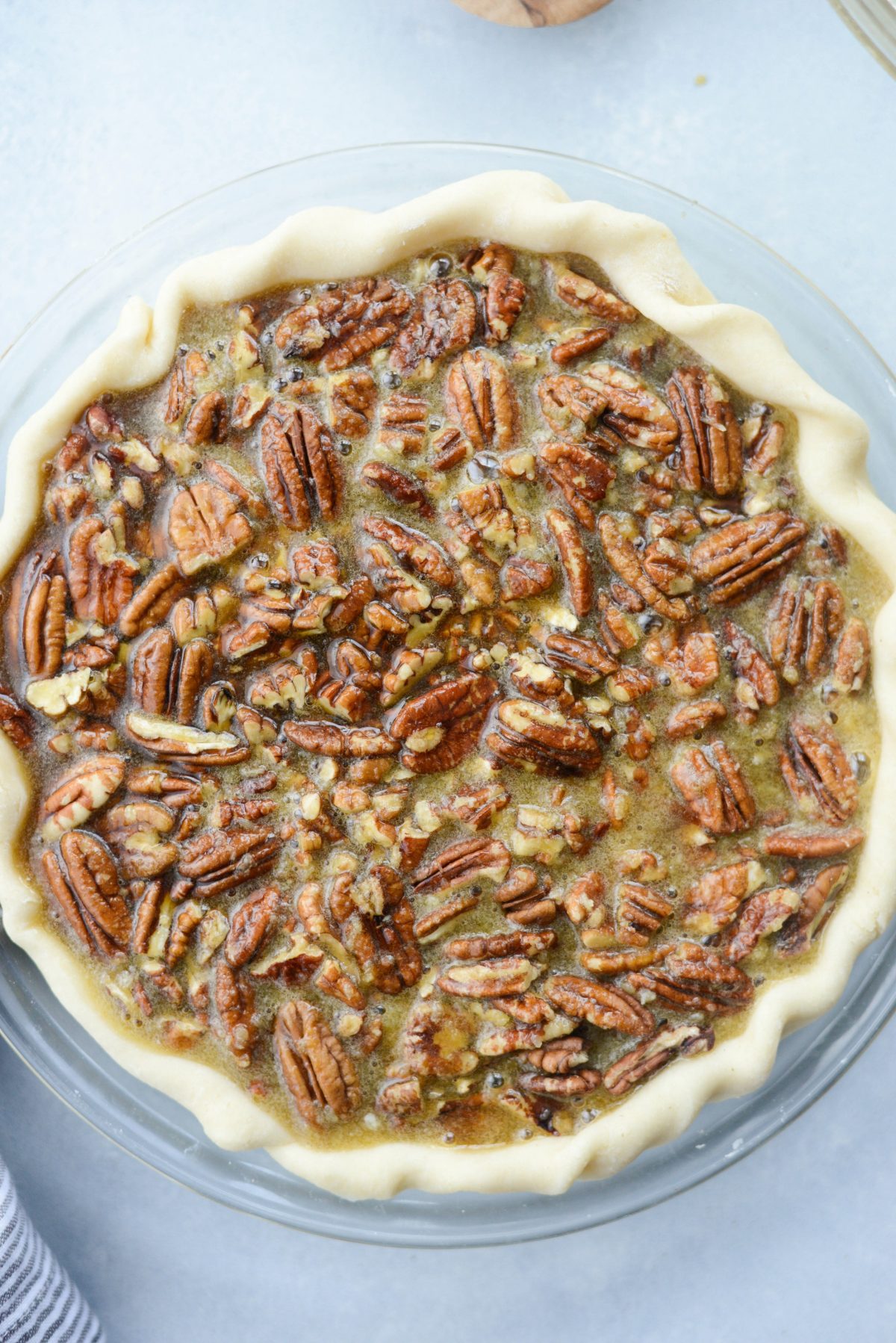 Best Pecan Pie Recipe l SimplyScratch.com