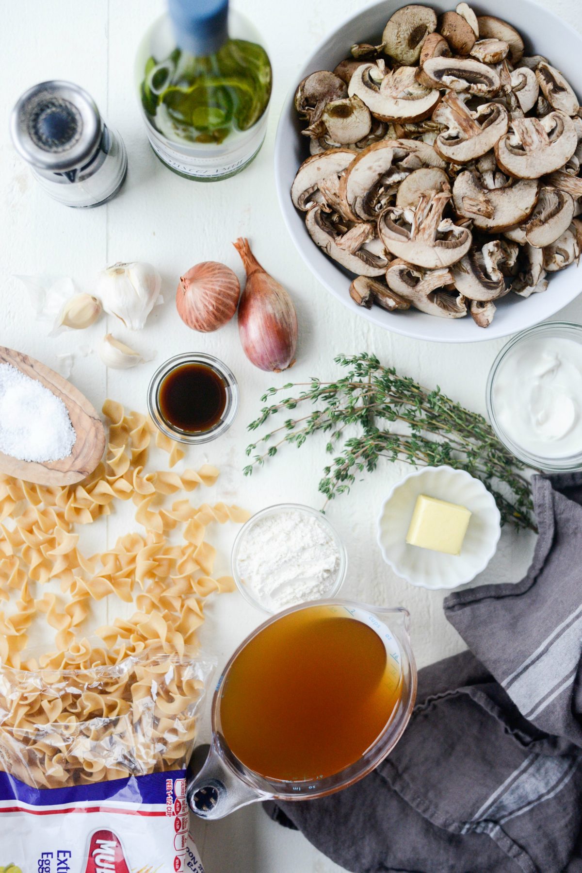 Easy Mushroom Stroganoff ingredients