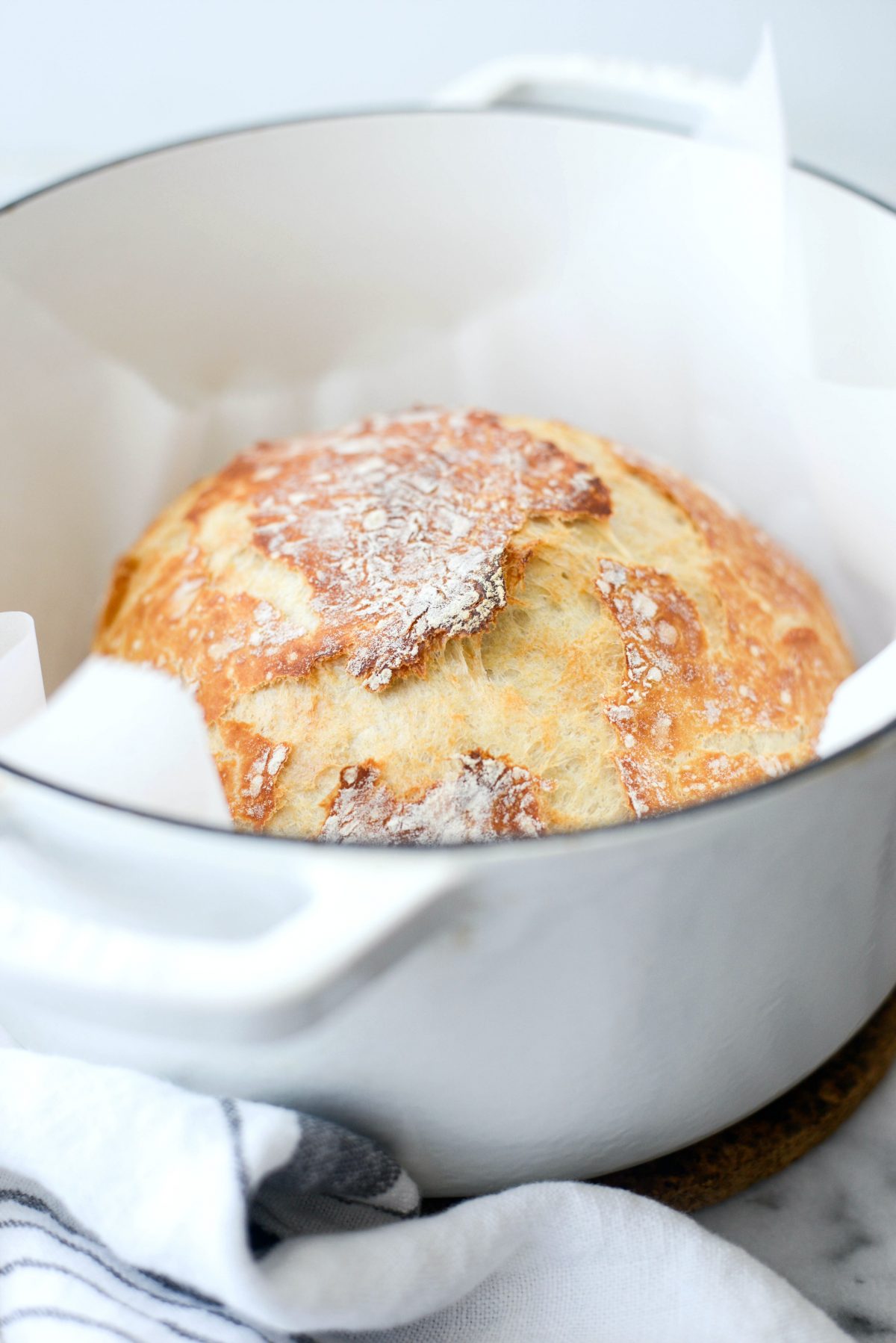 No-Knead Rustic Bread Loaf l SimplyScratch.com #homemade #noknead #bread #loaf #rustic #fromscratch #dutchoven #loaves