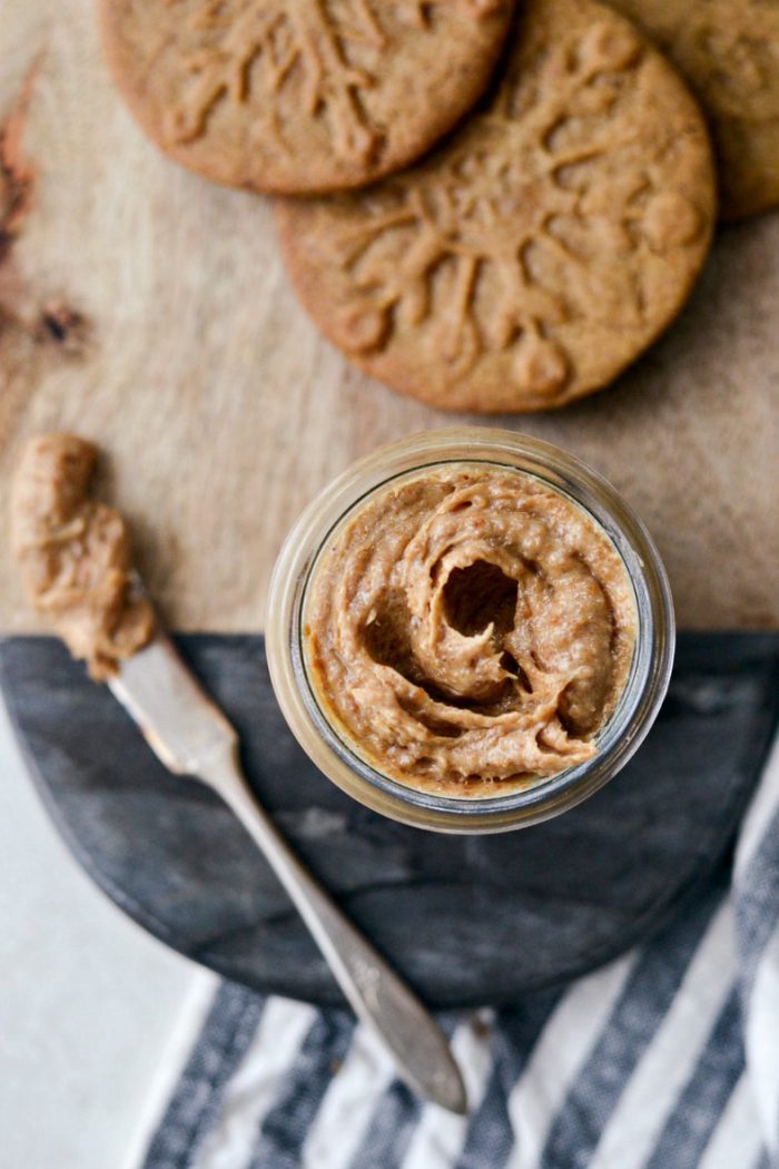 Homemade Speculoos Cookie Butter l SimplyScratch.com #homemade #belgium #cookie #butter #cookiebutter #speculoos #fromscratch #howto