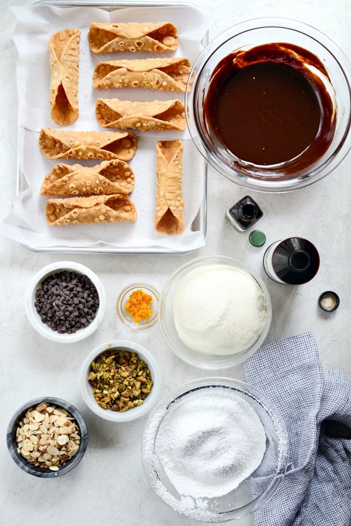 Easy Homemade Cannolis l SimplyScratch.com #easy #homemade #cannoli #ricotta #italian #dessert