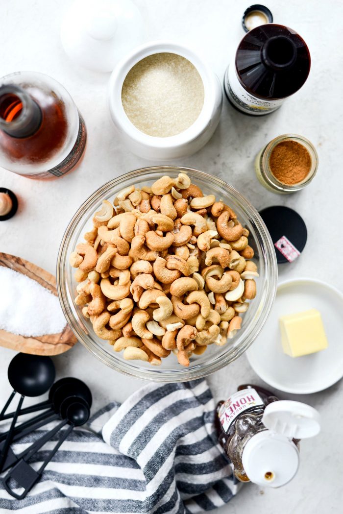 Honey Roasted Cashews l SimplyScratch.com #honey #maplesyrup #roasted #cashews #sweetandsalty #snack #homemade