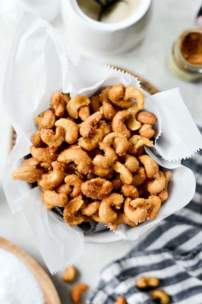 Honey Roasted Cashews l SimplyScratch.com #honey #maplesyrup #roasted #cashews #sweetandsalty #snack #homemade