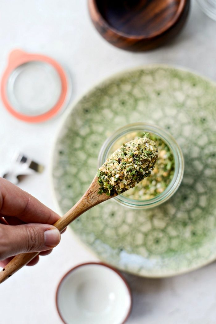 Garlic Herb Seasoning - SimplyScratch.com #homemade #spiceblend #seasoning #fromscratch 