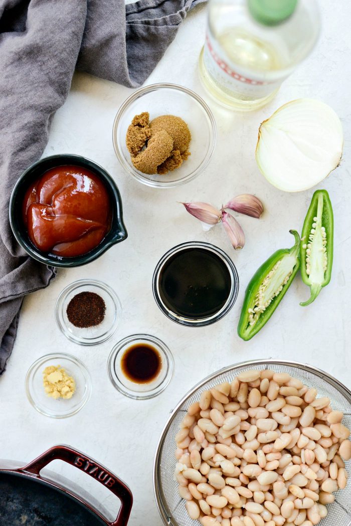 Spicy Jalapeño Baked Beans Recipe l SimplyScratch.com #vegetarian #jalapeno #bakedbeans #sidedish #beans #barbecue #cookout 