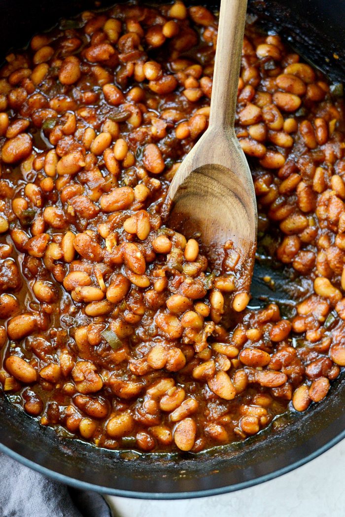 Spicy Jalapeño Baked Beans Recipe l SimplyScratch.com #vegetarian #jalapeno #bakedbeans #sidedish #beans #barbecue #cookout 