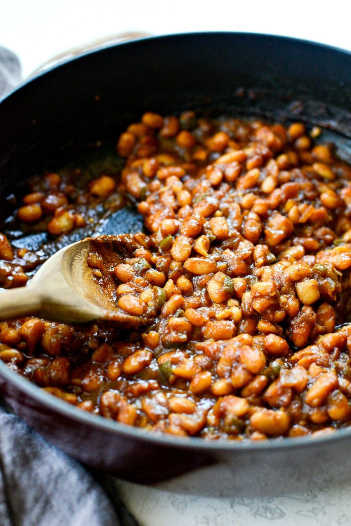 Spicy Jalapeño Baked Beans Recipe l SimplyScratch.com #vegetarian #jalapeno #bakedbeans #sidedish #beans #barbecue #cookout 