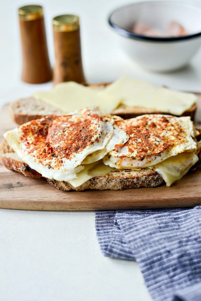 Toasted Sandwich (Egg and Cheese) - Yummieliciouz