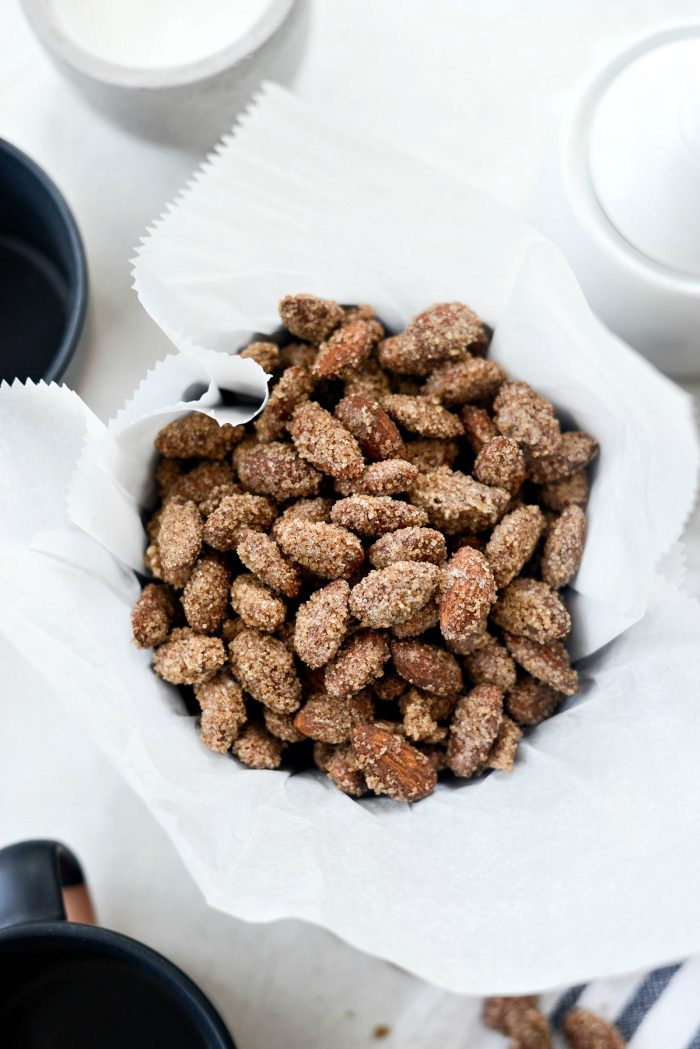 Cinnamon Sugar Almonds l SimplyScratch.com #almonds #cinnamon #sugar #snack #holiday #recipe #almondhaus #mallalmonds