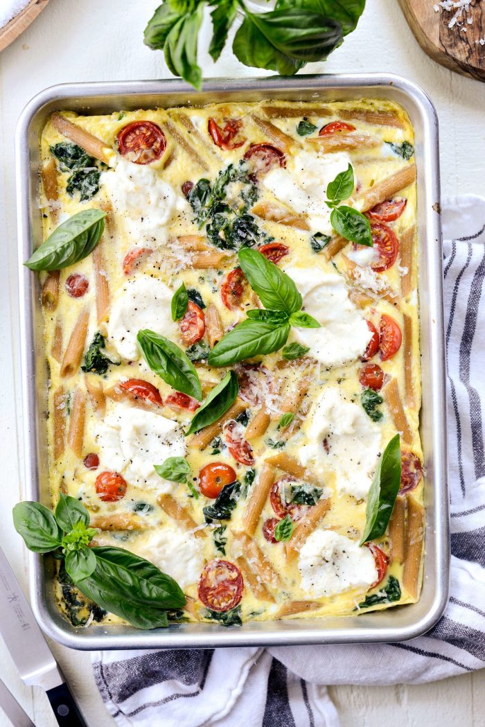 Sheet Pan Spinach Tomato Ricotta Pasta Frittata l SimplyScratch.com #breakfast #brunch #sheetpan #frittata #eggs #onepanmeal