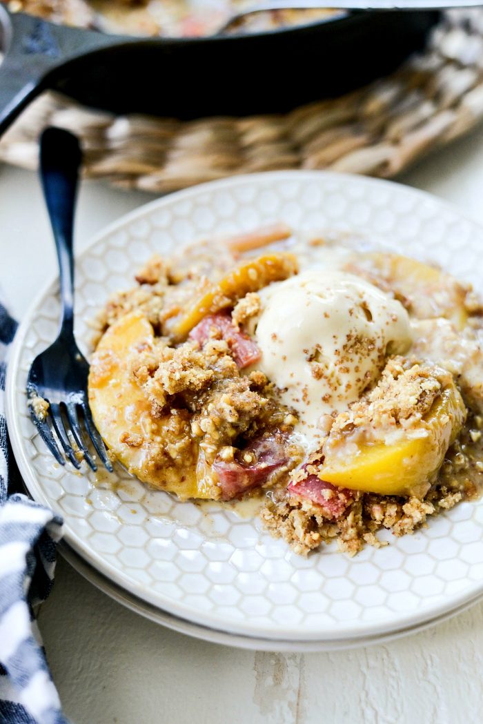 Skillet Peach Rhubarb Crisp l SimplyScratch.com #skillet #peach #rhubarb #crisp #dessert #summer #easy #recipe 