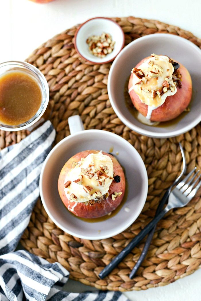 Baked Apples Recipe l SimplyScratch.com #fall #baked #apples #cinnamon #dessert #honeycrisp #appledessert #simplyscratch