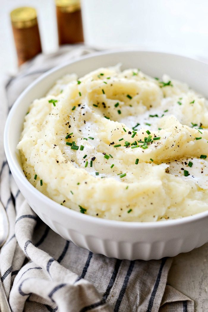 Buttermilk Cauliflower Mashed Potatoes l SimplyScratch.com #cauliflower #mashedpotatoes #potatoes #light #buttermilk #sidedish #homemade #fromscratch #easy