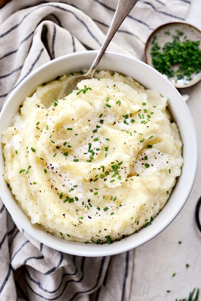 Buttermilk Cauliflower Mashed Potatoes l SimplyScratch.com #cauliflower #mashedpotatoes #potatoes #light #buttermilk #sidedish #homemade #fromscratch #easy