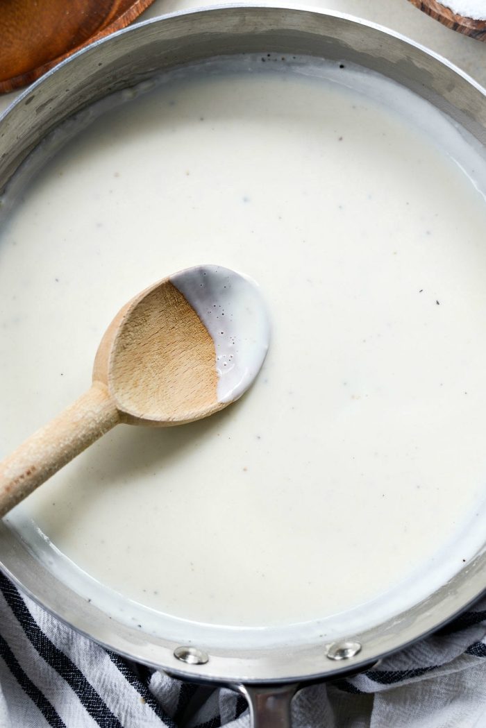 Classic Béchamel Sauce Recipe (White Sauce) l SimplyScratch.com #bechamel #whitesauce #mothersauce #easy #fromscratch