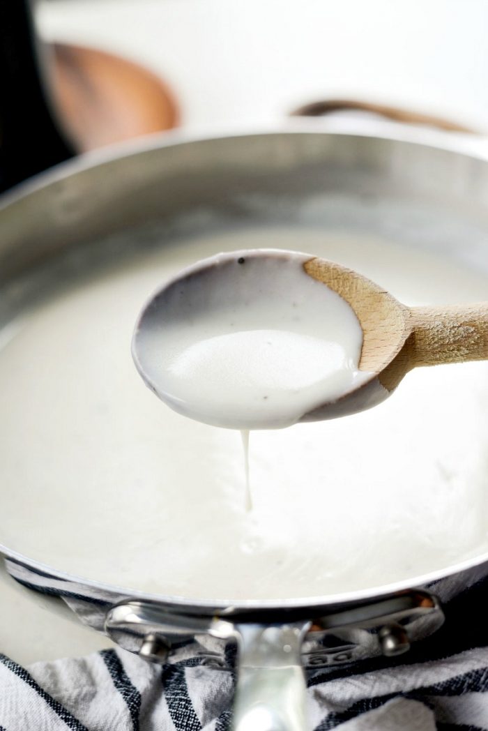 Classic Béchamel Sauce Recipe (White Sauce) l SimplyScratch.com #bechamel #whitesauce #mothersauce #easy #fromscratch