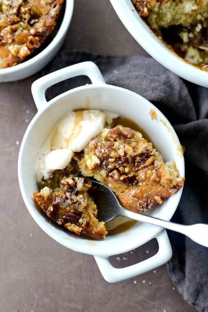 Maple Bourbon Banana Pudding Cake l SimplyScratch.com #baking #dessert #puddingcake #homemade #fromscratch #simplyscratch #bourbon #maple #banana #cake