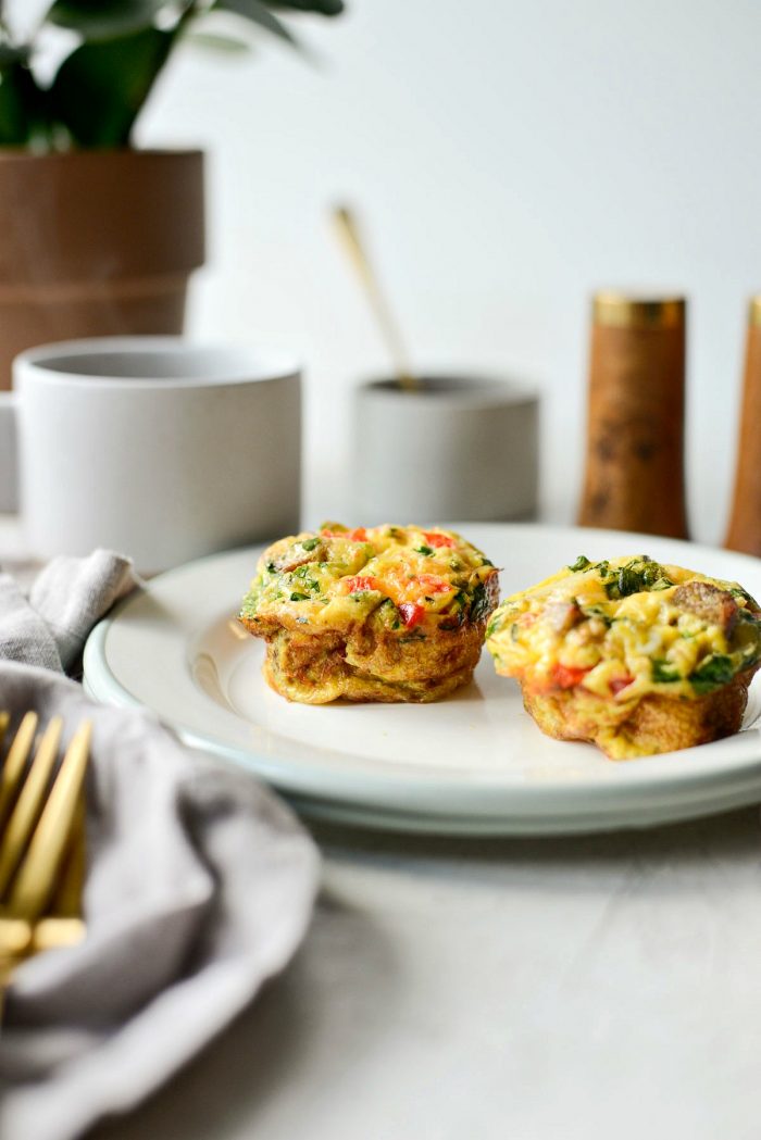 Sausage Potato Mini Frittatas l SimplyScratch.com #breakfast #onthego #easy #makeahead #frittatas #simplyscratch