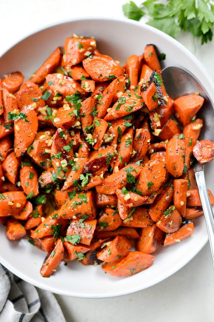 Garlic Butter Roasted Carrots l SimplyScratch.com #carrots #butter #garlic #roasted #sidedish #easy #simplyscratch #carrotrecipe #holiday