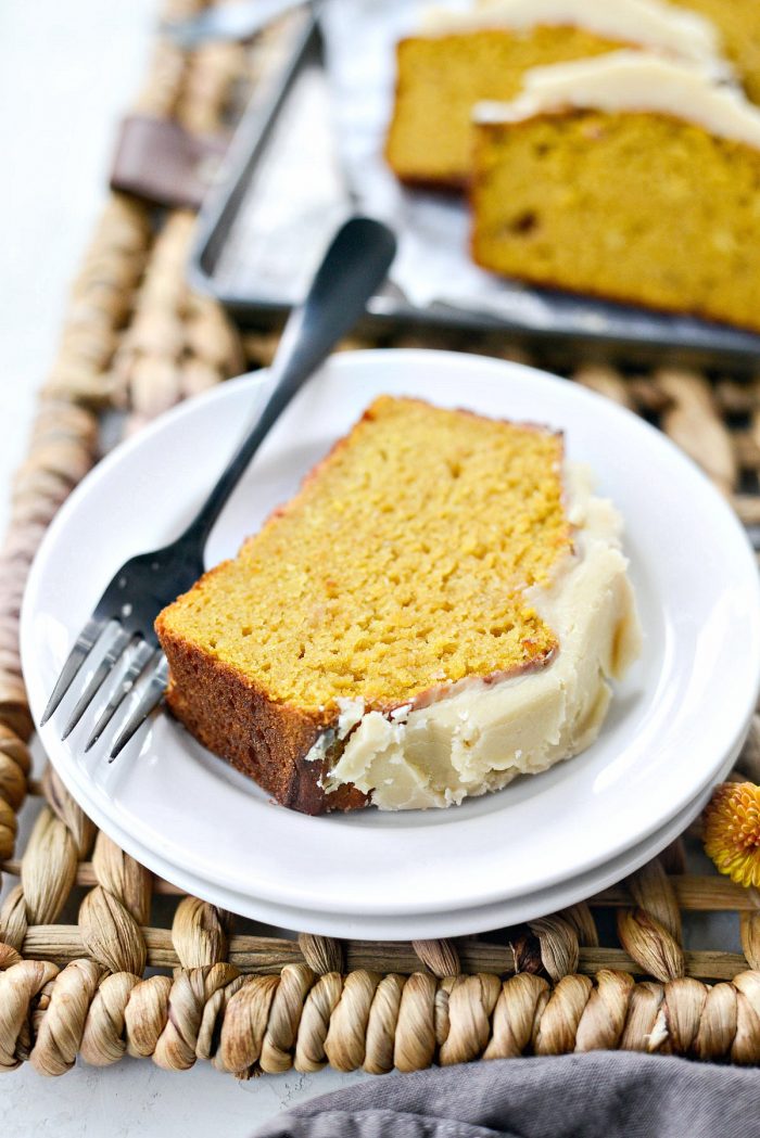 Ginger Pumpkin Bread l SimplyScratch.com #ginger #pumpkin #bread #quickbread #sweetbread #simplyscratch #maple #brownbutter #icing #fall #baking