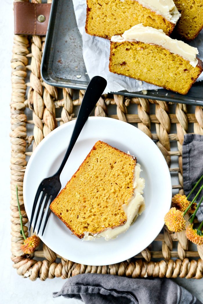 Ginger Pumpkin Bread l SimplyScratch.com #ginger #pumpkin #bread #quickbread #sweetbread #simplyscratch #maple #brownbutter #icing #fall #baking