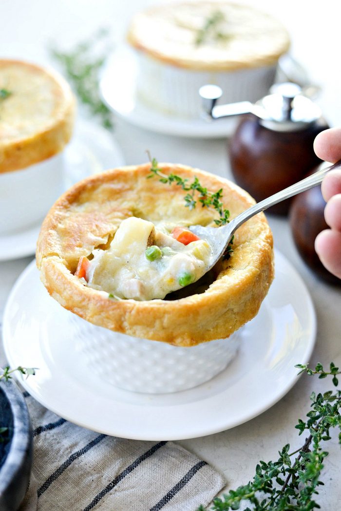 Homemade Chicken Pot Pie l SimplyScratch.com #homemade #fromscratch #chickenpotpie #chicken #recipe #bestchickenpotpie #simplyscratch #dinner