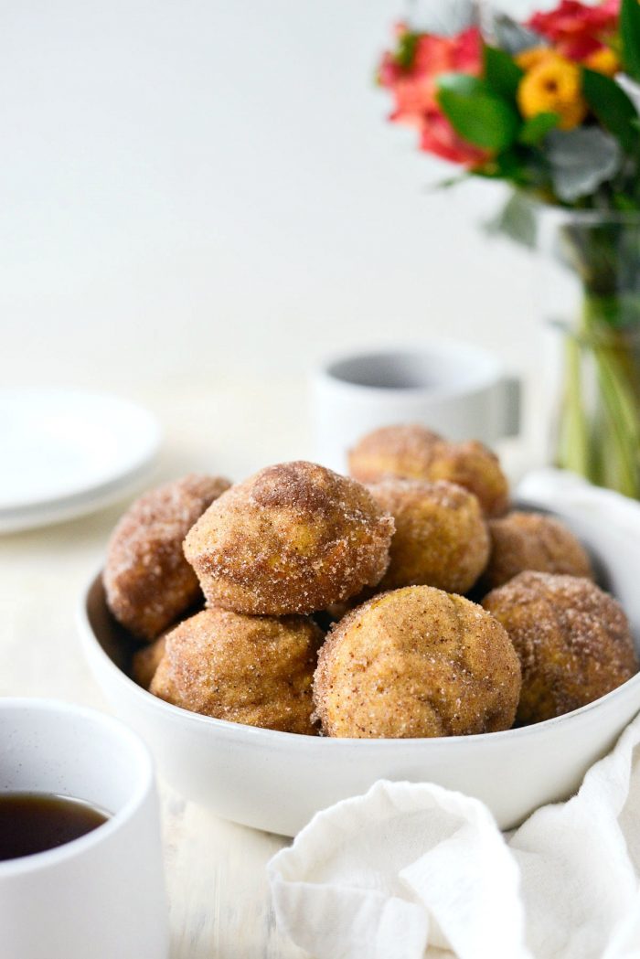 Sugared Pumpkin Spice Muffins l SimplyScratch.com #pumpkin #pumpkinspice #muffins #baking #fall #recipe #simplyscratch