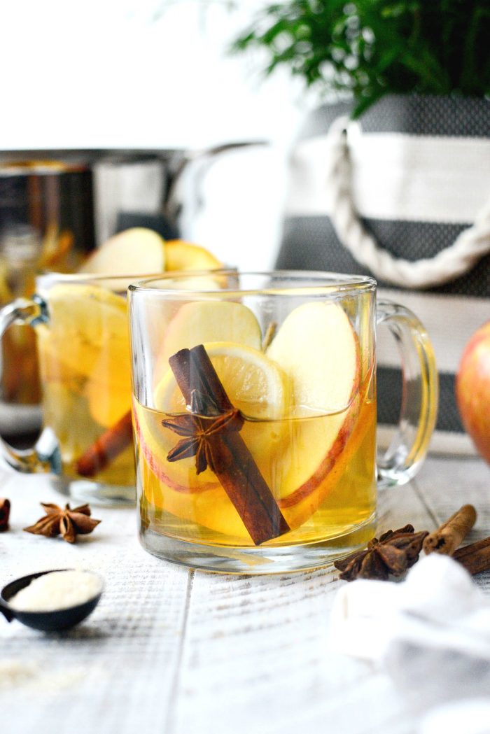 Mulled Apple Cider l SimplyScratch.com #apple #applecider #mulled #cider #drink #fall #beverage