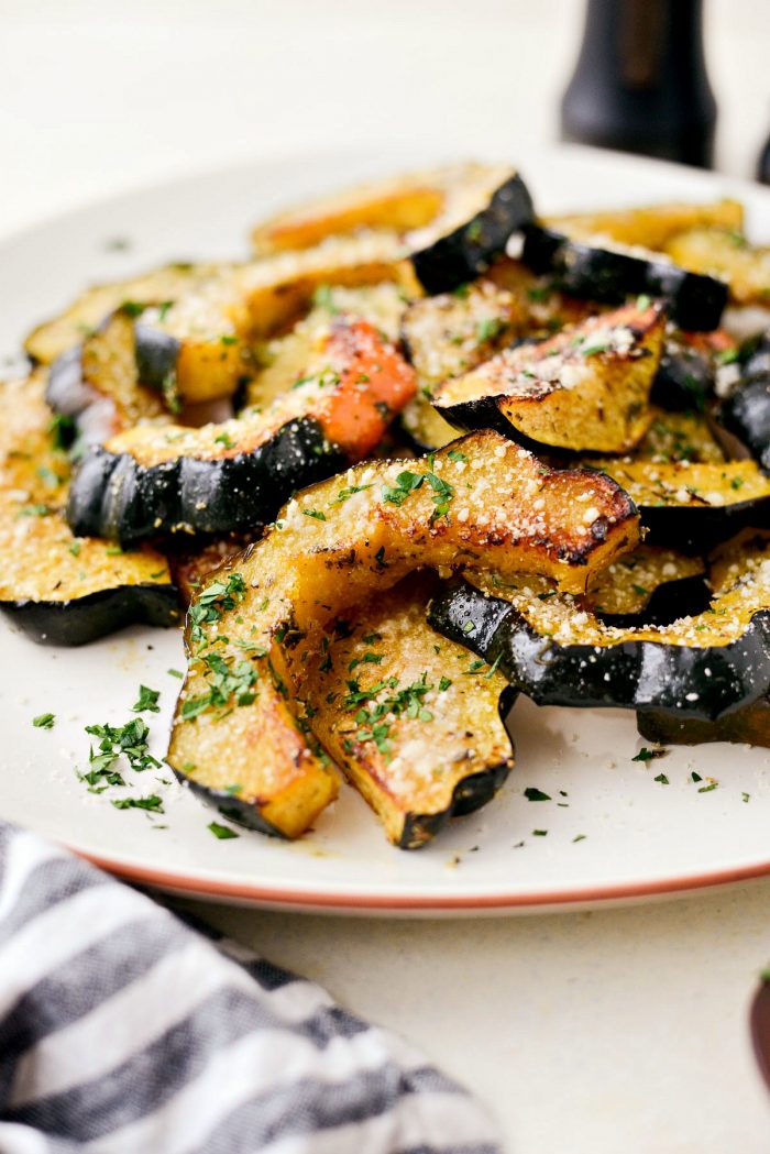 Parmesan Herb Roasted Acorn Squash l SimplyScratch.com #fall #squash #roasted #sidedish #thanksgiving #easy #holiday #recipe