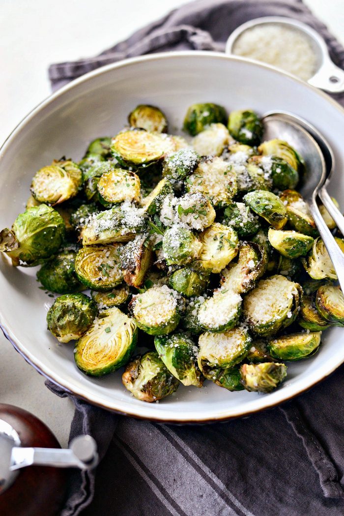 Air Fryer Brussels Sprouts l SimplyScratch.com #sidedish #airfried #airfryer #easy #fast #holiday #brussels #sprouts